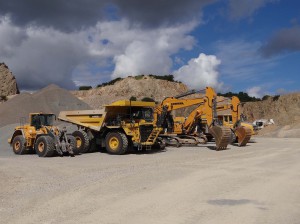 Le Roux TP - Carrière - Engins et matériels - Parc engins de carrière - 2